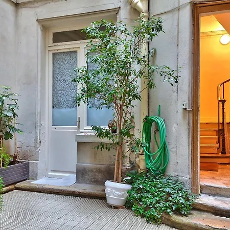 112 - Urban Atelier Saint Michel Apartment Paris Exterior photo